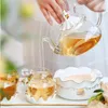 شاي شاي كلاسيكي أوروبي معطرة إبريق الشاي الزجاجي الشفاف مجموعات الشاي مجموعات أبيض للصواني السيراميك الصحن الصحن