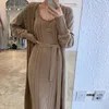 Kvinnors Tracksuiter Vinter Retro Elegant Chic Tjock Lång Twist Cardigan Tröja Bälte Khaki Stickad Strål Klänning Två Piece Set Women Fashion Su