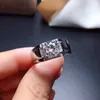 2021 Sprankelende Moissanite Ring voor Mannen Real 925 Zilver 8 * 8mm Size Gem Verjaardagscadeau Glanzend beter dan Diamond Strong Power