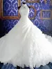 robe de mariée à la robe de boules à coude