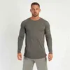 MuscleguysブランドTシャツの男性春のコットンTシャツの男性のソリッドカラースポーツTシャツのOネック長袖トップス男性スリムフィットティーシャツ210421