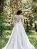 2021 Linia Suknie ślubne Plus Rozmiar Suknie Ślubne Illusion Bodice Zakryty Przycisk Crystal Applique Beads Vestios de Novia