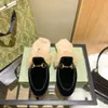 Designer äkta läder loafers päls muller fluffig slipper med metall spänne mode kvinnor princetown damer casual furry mules lägenheter kanin s hår storlek 35-41