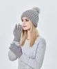 2021 Zima dzianiny Kapelusz dla kobiet Pompon Beanie z Rękawiczki Zestaw Kobiety Outdoor Przeczytaj ciepłe czaszki Czapki Futro Piłka na górze i rękawiczki 2 pc