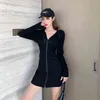 Vestidos İlkbahar Yaz Kadın Spor Kapşonlu Katı Siyah Uzun Kollu Elbise Rahat Ince Seksi Kılıf Zipperbodycon Mini Elbise 210514