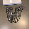 Luxus-Metall-Dreieck-Lederhandschuhe mit Samt innen dicke warme Handschuhe Frauen Schaffell Weiche Handschuh Outdoor Driving Mitten