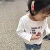 子供Tシャツの手紙プリント男の子長袖トップス女の子春の綿のスウェットシャツ1-6年子供Tシャツ服210413