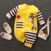販売秋の動物のデザインコットンの赤ちゃんのロンパースジャンプスーツ男子ボディスーツ服210528