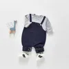 Frühlingsjunge Strampler Kletteranzug Lässig gefälschte zweiteilige Klettern gestreiftes Overall Tuch Baby Boy Outfit 210701