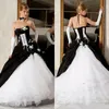 Vintage wiktoriańska czarno-biała suknia balowa Plus rozmiar gotycka suknia ślubna suknie ślubne gorset bez pleców pociąg Sweep satynowe sukienki wizytowe wykonane na zamówienie Vestidos
