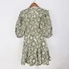 2021 Outono 3/4 Slow Sleeve V Decote Vestido Verde Estilo Francês Impressão Floral Cômodo Bordado Bordado Hollow Out Knee-Comprimento Vestidos G127031