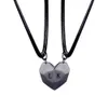2st / set högkvalitativt magnetiskt par halsband rostfritt stål älskare hjärta hängsmycke laser gravyr 26 bokstäver charm