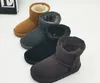 2022 Hot Classic Design Aus UOGS Baby Boy Girl Dzieci Buty śniegowe Futro Utrzymuj ciepłe buty EUR Cowskin Sheepskin z Bag Karta Szie EUR 21-34 Bezpłatne Przetrwały