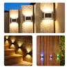 Lampade da parete per esterni 2PCS Lampada a LED solare Luce impermeabile per balcone Patio Cortili Recinzione Decorazioni da giardino