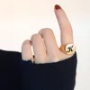 Paslanmaz Çelik Yuvarlak İlk Alfabe Yüzük Parlak Kadın Erkek Unisex Altın Renk A-Z 26 Mektup Parmak Yüzük Takı Toptan