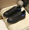 Plattform casual skor män kvinnor läder spetsar överdimensionerade sula sneakers lyxig vit svart sammet mocka tränare jogging promenad sko