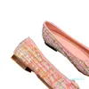 Designer- Kvinnor Sandaler Kvinnor pekade tår Slides Sandal Luxurys Shoes Slippers Lady Summer Wide Tall Slipper Low Heels