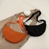 DHL50pcs sacs de messager femmes Nylon plaine oreiller léger Fanny Packs mélanger la couleur