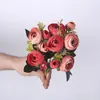Flores decorativas grinaldas 5 cabeçalhos/1 pacote de chá de seda rosas buquê de noiva para o ano de casamento decoração de ano de casamento de plantas falsas artificiais
