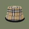 21ss British Style Classic Grid Pattern Wide Brim Bucket Hats Designers Fashion Charm Women Spring Autumn Casual Travel Sunshade S3296378