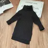 Barnflicka Drautumn Vinter Sticka Tröja Barnkläder Solid Färg Baby Tjejer Turtleneck Baby Kläder Tjejer Klär X0803