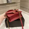 Classic Messenger Сумки Женщины Люксы Дизайнеры Сумки 2021 Сумка Crossbody Высококачественная Кожаная Сумочка Black Мини Кошелек Карманные Моды Летающие Пряжки Пряжки