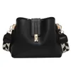 HBP rétro simple petit PU visage statique en cuir seau sac de messager femmes 2021 designer mode dames luxe noir sac à main à une épaule