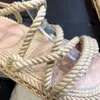 2021 Hemp Rope Woven Metal Chain Women's Flat Sandals Slipper Designer Mode Mjuk Lyx Elegant Enkel Material Skor Bekväm design