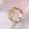 Teamer Mulheres elegantes Flower Zircon Ring Ring de dedo inoxidável Aço preto Anéis de noivado casual Jóias Presente de joias para amigas q07086799424