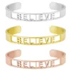 Carrevort Acredite Gravado Pulseira Mulheres Inspirational Aço Inoxidável Bangle-Gold, Rose Gold 8mm Largura Bangle Braceletes Q0719