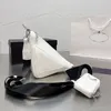 디자이너 숄더백 트라이앵글 퓨어 컬러 지갑 유니섹스 스타일 투인원 패션 가방 지갑 와이드 스트랩이 있는 고품질 소프트 가죽 포켓