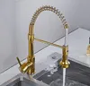 バスルームシンク蛇口スプレーコマーシャルスタイルシングルハンドルプルアウト盆地タップゴールドステンレス鋼タップバスルーム