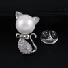 猫の女性かわいいファッションブローチカラーピンバックルマイクロインレイドの宝石のハイエンド真珠の創造的なコサージ