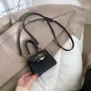 Mini totes designer messenger väska handväskor för tjejer barn handväska mode dam axelväskor lyx cross body kosmetiska hörlurar fall lychee mönster mynt handväska hbp