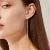 Orecchini asimmetrici a stella a catena lunga di marca di lusso per le donne Dichiarazione di gioielli da sposa con grande orecchino di cristallo vintage 2020