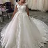 Abiti da sposa Scoop Ball Gown Abiti da sposa di lusso con strascico di corte e maniche corte Abito da sposa Arabia Saudita