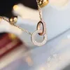 Collana alla moda con doppio anello e due file di diamanti, per uomini e donne, regali per coppie con una confezione squisita240D