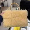 Akşam Çanta 2021 Peluş Yumuşak Crossbody Küçük Koltukaltı Omuz Kabarık Lady Çanta Kadınlar için Kadın Basit Tote