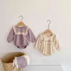 Bebê Primavera Nova Roupas Bebé Bodysuit Lace Ruffled Longa Manga Longa Uma Peça Infantil Meninas Garotas Macacão Outfit com chapéu 210413