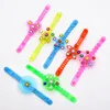 Nachtmarkt LED Handschoenen Kleine speelgoed Creatieve vinger Tip Top Top Spinning Kinderring Armband Adult Nightclub Gadgets