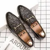 Männer Kleiderschuhe Italienische Luxus minimalistische Schuhdesign Leder Stickerchen Nieten Top Leder Hochzeitsfeier Mode-Ladung groß: US6.5-US12