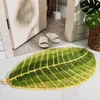 Leaf-shaped Home Decor Bathroom Mat Nonslip Bath Rug Mat Soft Bedroom Carpet Shower Carpet for Bathroom Water Absorption Doormat 210622