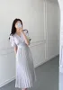 Casual Kleider A-Line Puff Sleeve Plissee Kleid V-ausschnitt Midi Robe Sommer 2021 Kleidung Elegante Dünne Büro Dame Vestidos