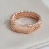 Europa Amerika Stil Ring Dame Frauen Titan Stahl Gravierte V Initialen Blume Nanogramm Schlange Ringe Größe US6-US9275L