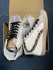 Casual Metal Fashion Casual Scarpe Casualmente Scarpe Gold Sneaker Lace-Up Classic Little White Scarpe in pelle scamosciata Design di pelle di serpente