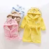 Höst Vinter Barn Sleepwear Robe Flannel Hooded Varm Badrock Kids Pajamas För Boys Tjejer Lovely Cartoon Animals Robes 211130