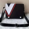 Luxurys Designers Bags Messenge Handbag Briefcase Laptop Shoulder Genuine Leather Belt Waist Bag Mens Bumbag Backpack Purses