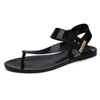 Covoyyar 2021 Sommar Böhmen Fashion Flat Kvinnor Sandaler Slingback Klipp ut Spänne Flip Flops Rom Slip på strandskor WSS317 Y0721