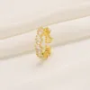 Anello bianco da 1,95 ct Eternity Band Pietre riempite in vero oro giallo 14 carati Anelli con diamanti simulanti Gemma rettangolare di fidanzamento con canale