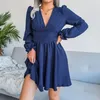 2022 Wiosna Jesień Sexy Głębokie V Neck Plised Sukienka Odzież damska Casual Solid Slim Długi Rękaw Pulower Mini Party Dress Vestidos